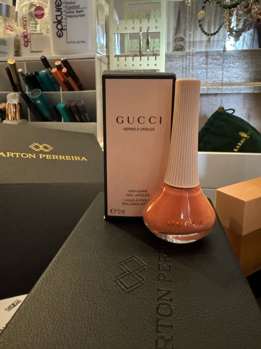 Gucci High-Shine Peach-Orange Nail Lacquer